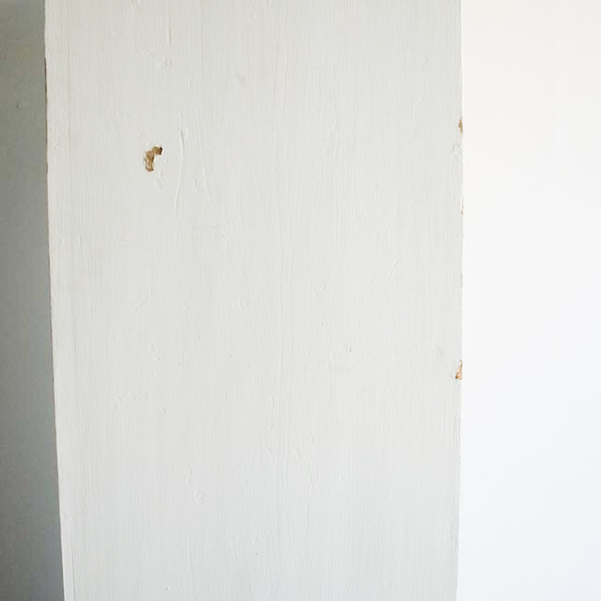 Armoire parisienne peinte