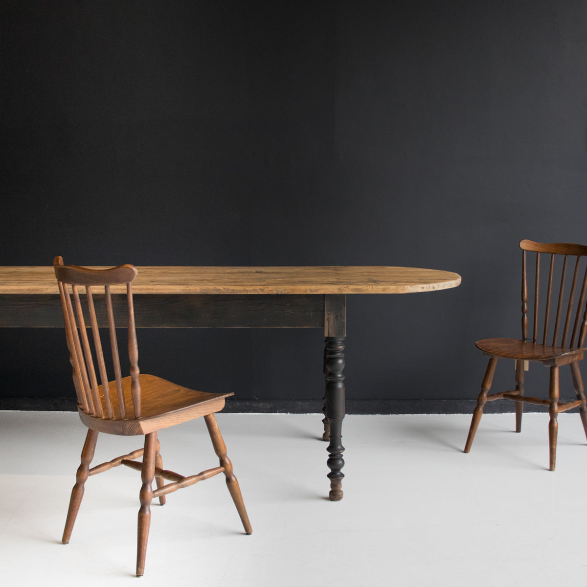 Grande table à manger antique