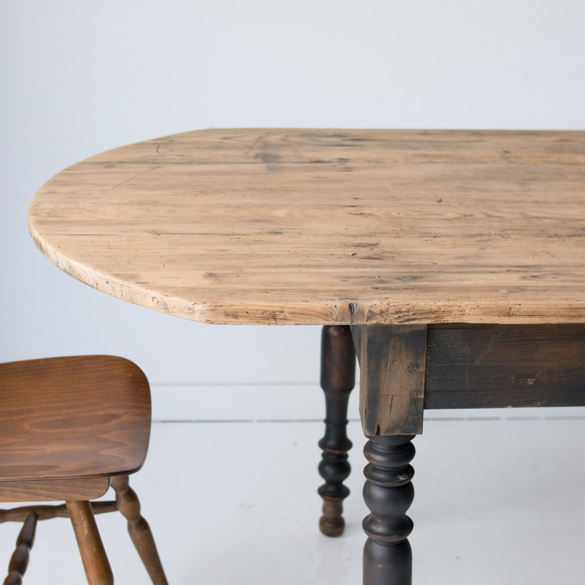 Grande table à manger antique