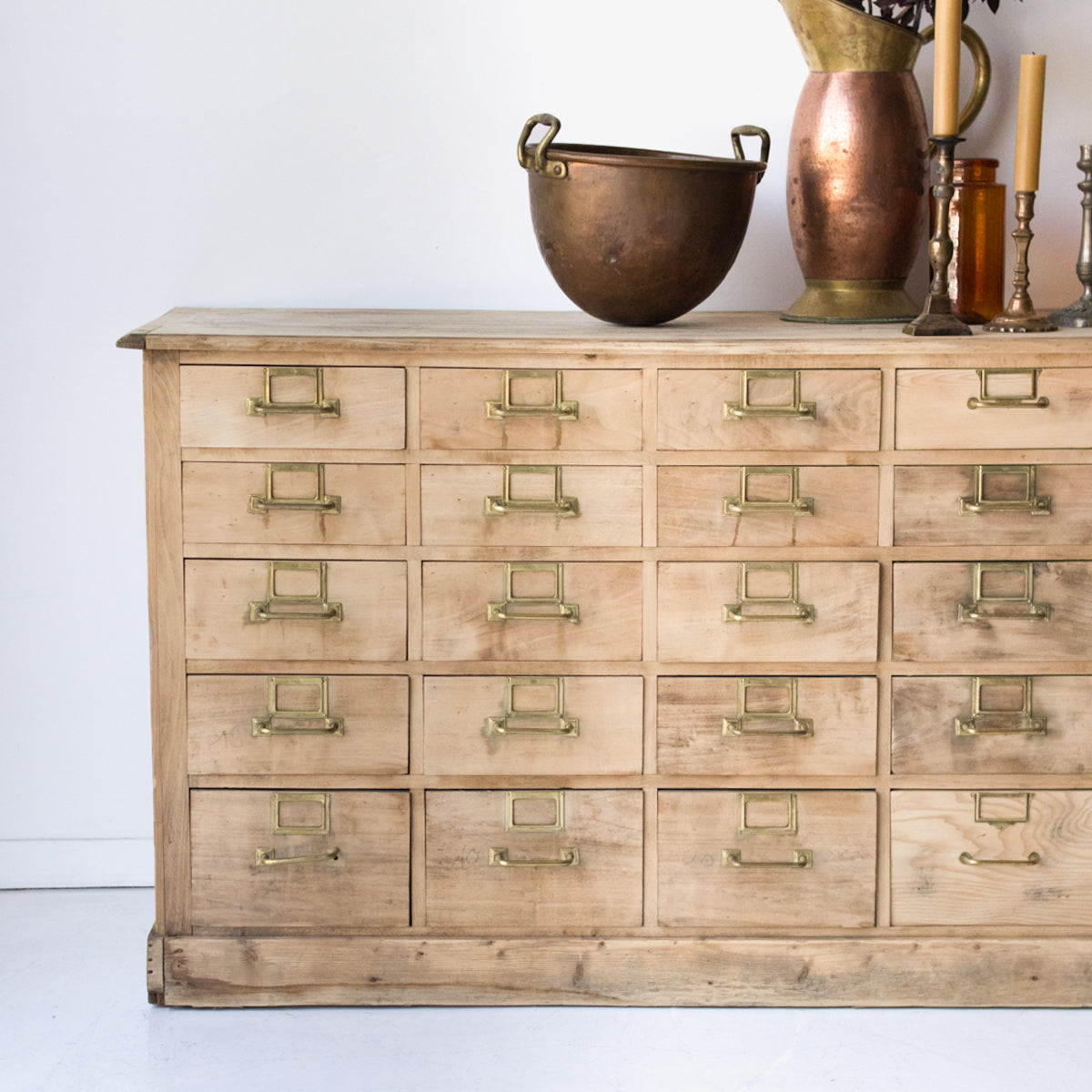 Armoire à mercerie