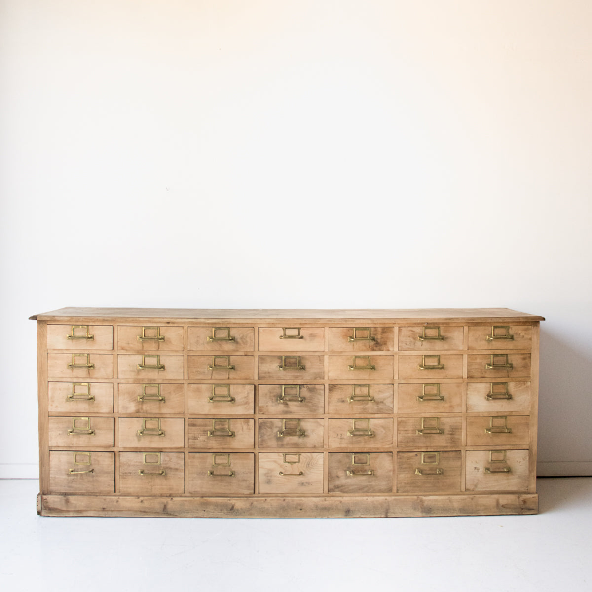 Armoire à mercerie