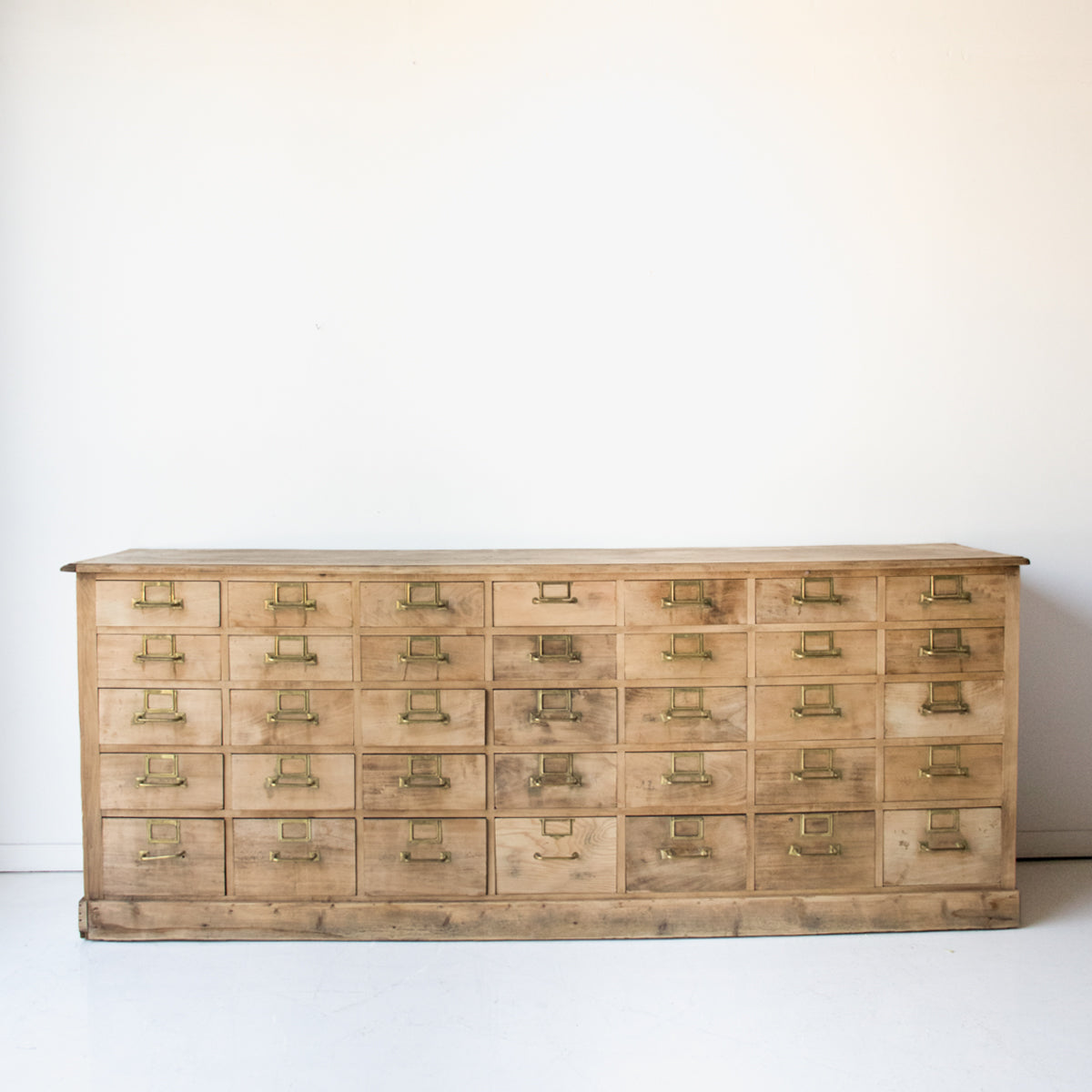 Armoire à mercerie