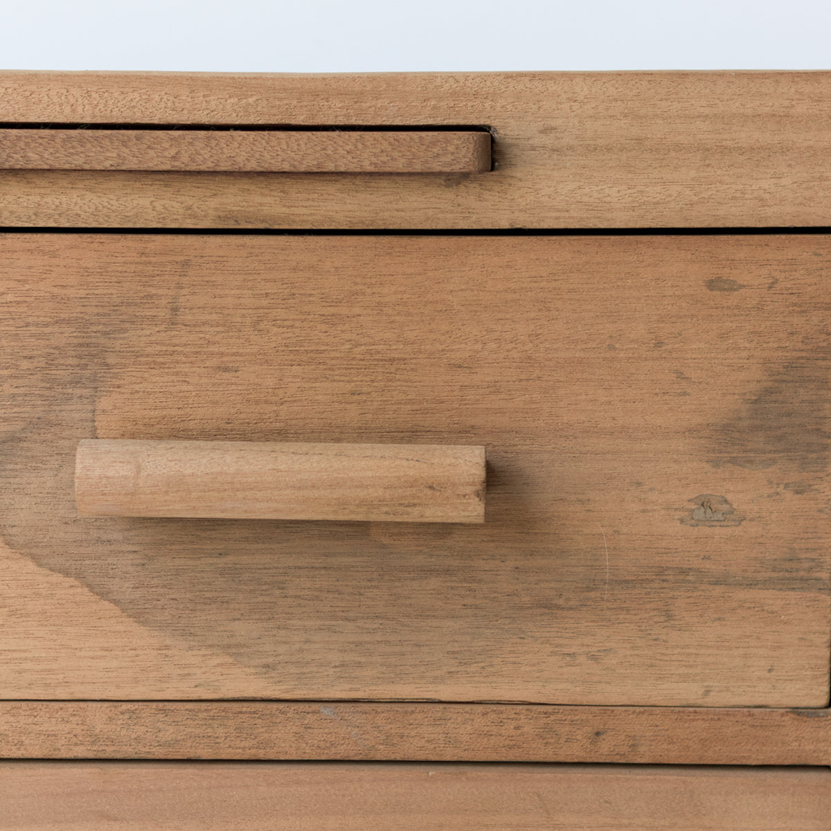 Commode du milieu du siècle avec planches à pain