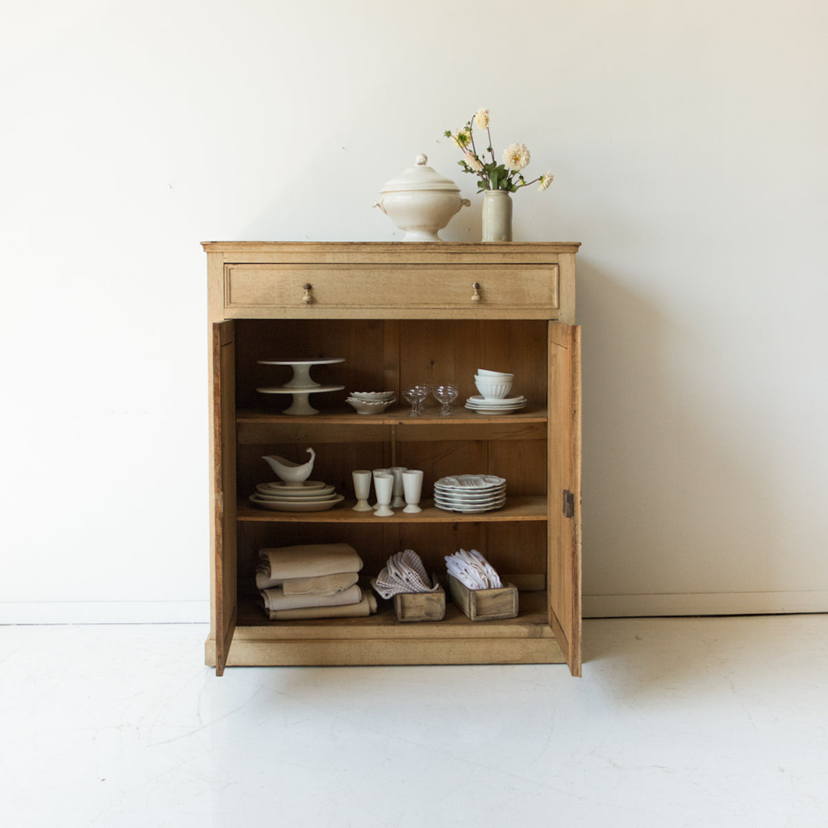 Commode parisienne en chêne