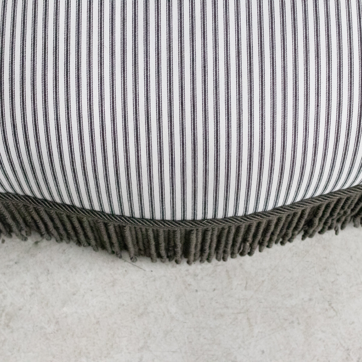 Fauteuil Crapaud vintage | Rayures à coutil