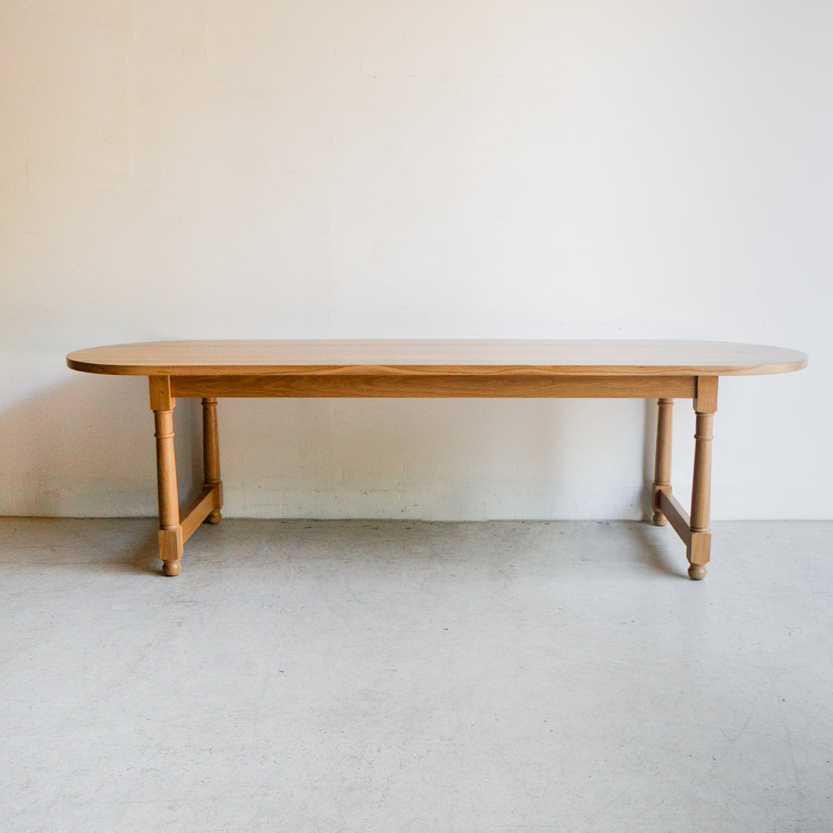 Table de ferme ovale en chêne