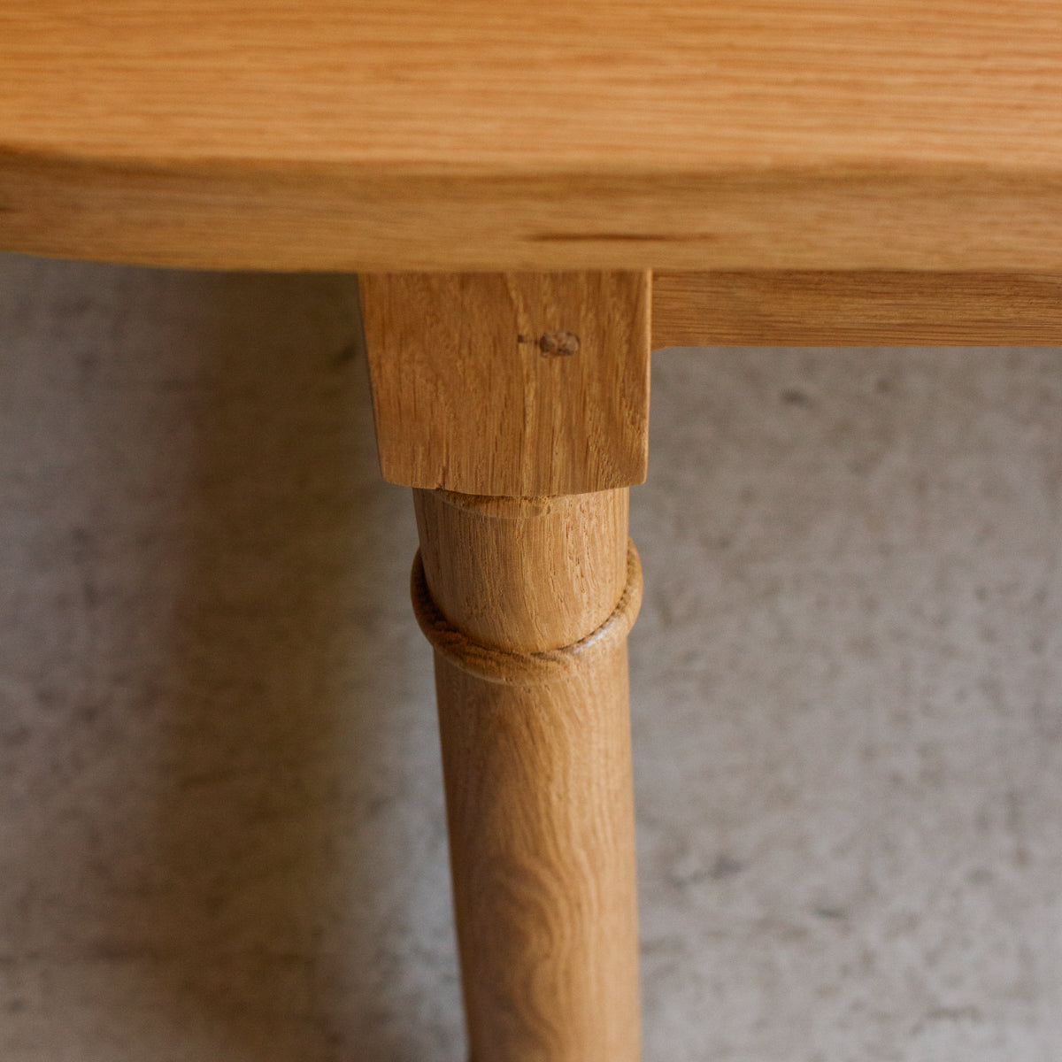 Table de ferme ovale en chêne