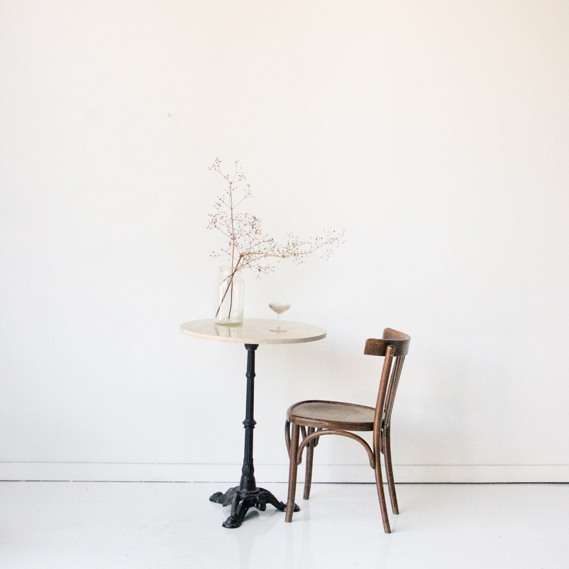 Table sur pied en marbre