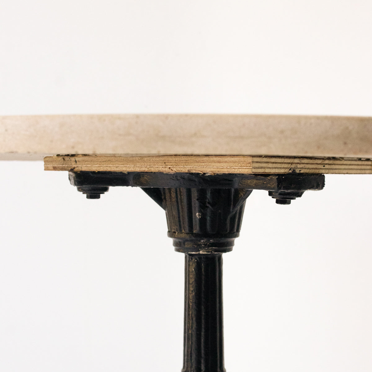 Table sur pied en marbre