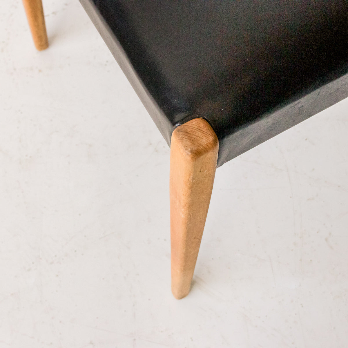 Paire de chaises de salle à manger scandinaves