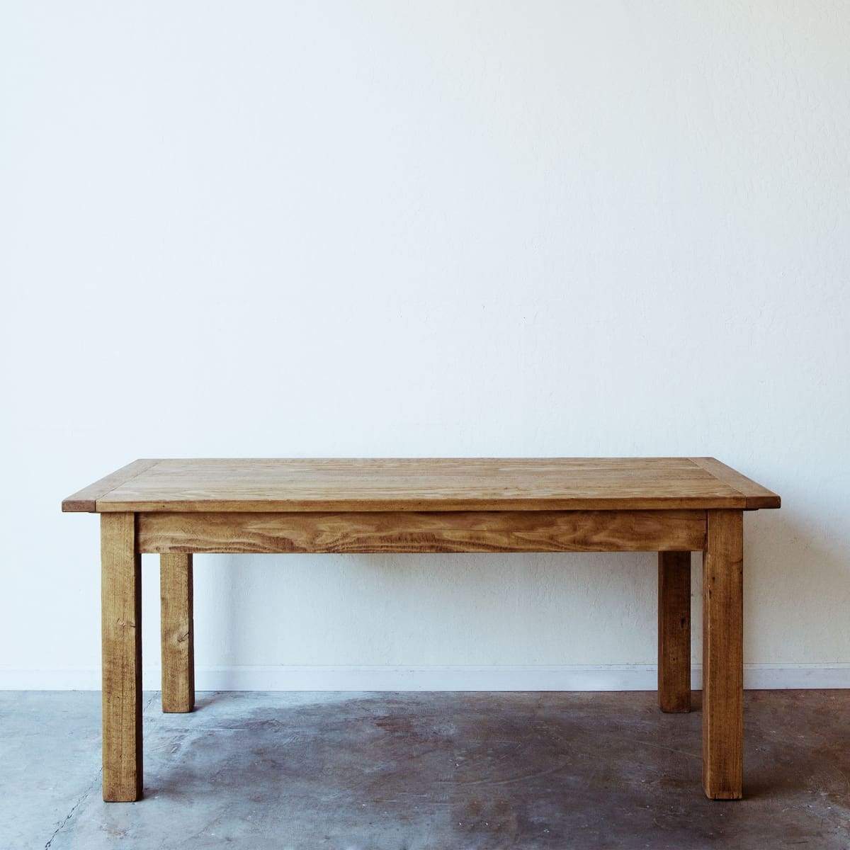 Table de ferme en bois récupéré d'inspiration française