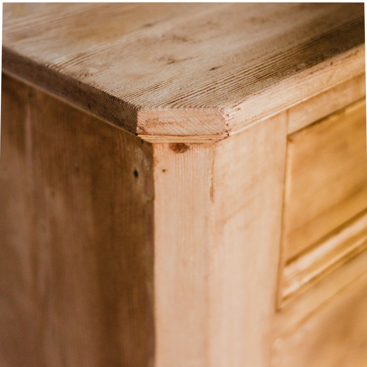 Commode en bois récupéré