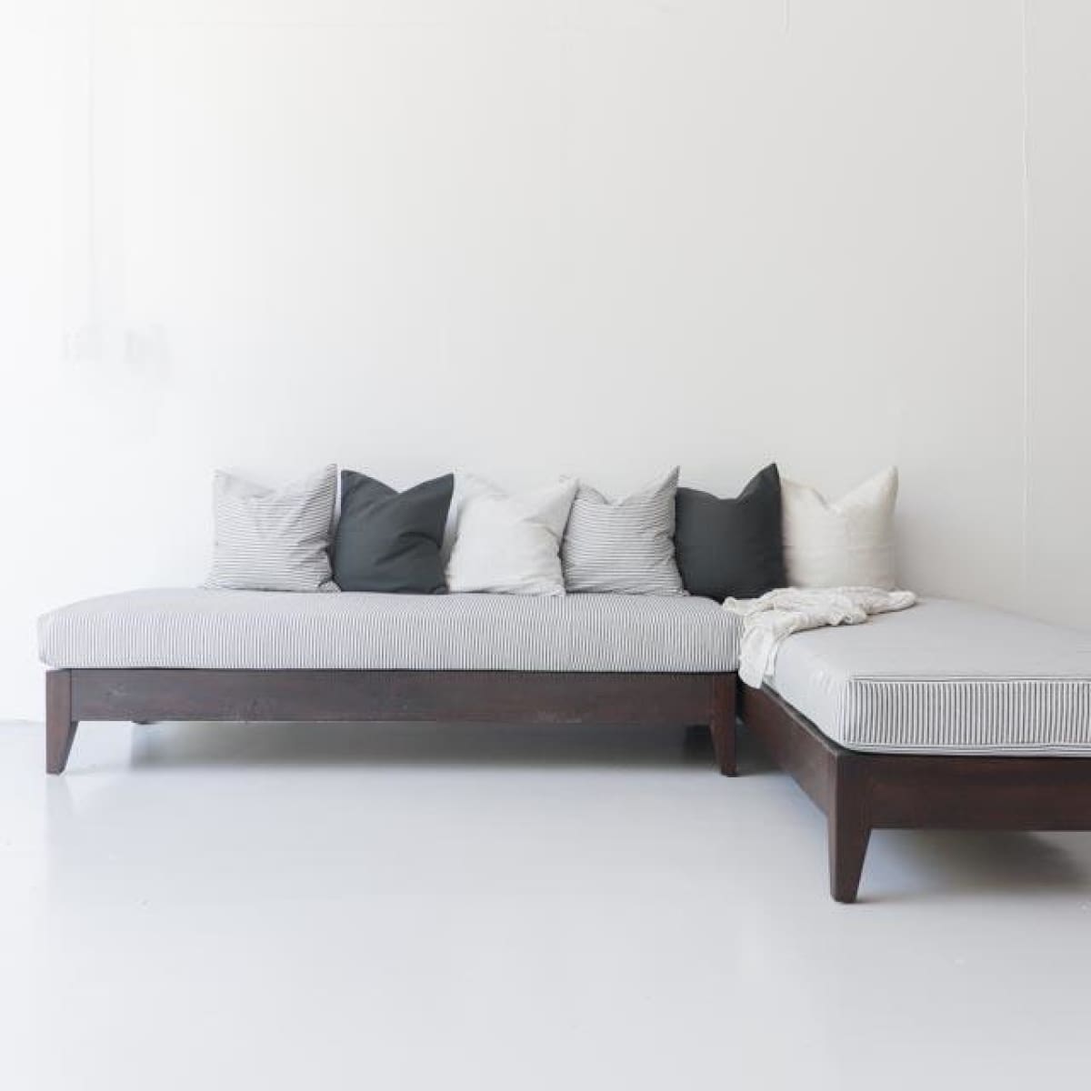 Chaise longue marocaine en bois récupéré