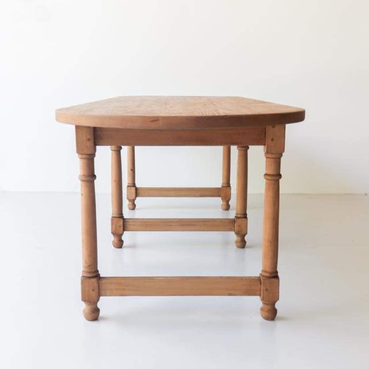 Table de ferme ovale en bois récupéré