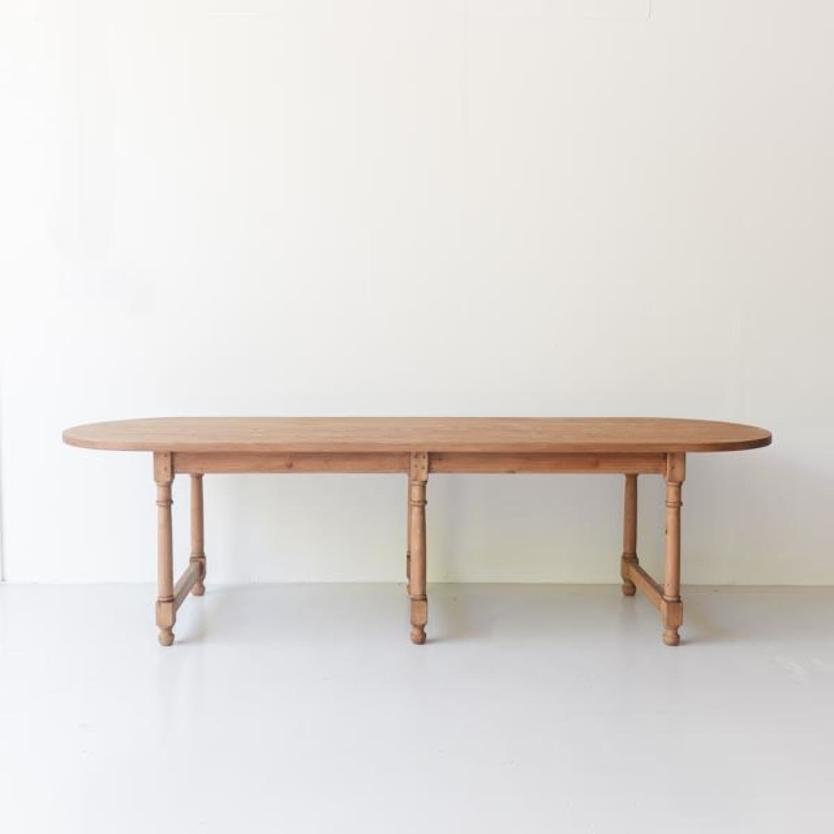 Table de ferme ovale en bois récupéré