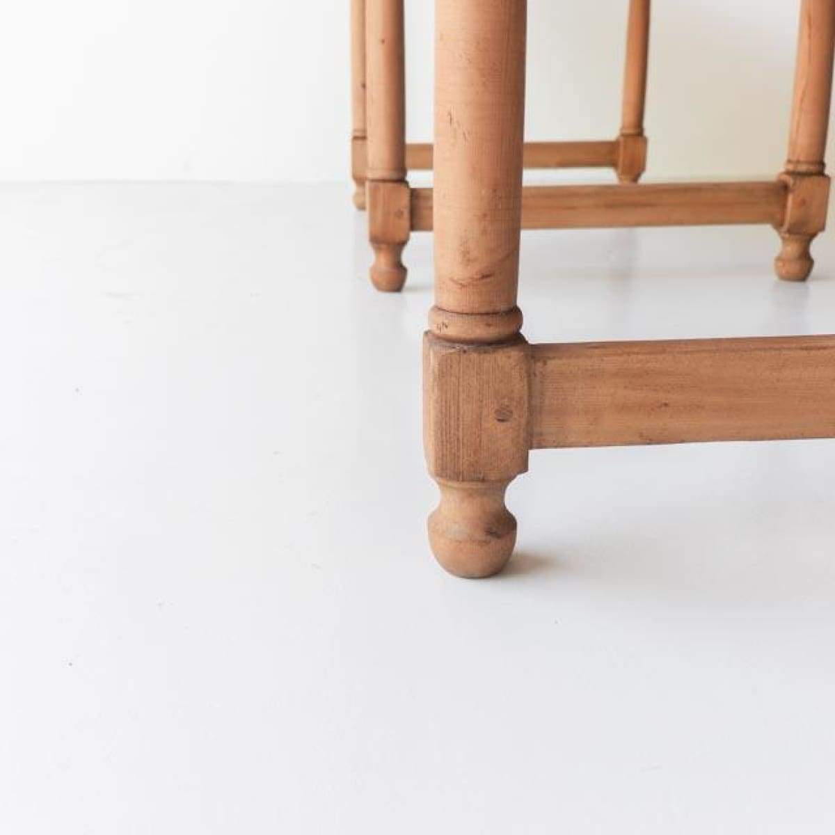 Table de ferme ovale en bois récupéré