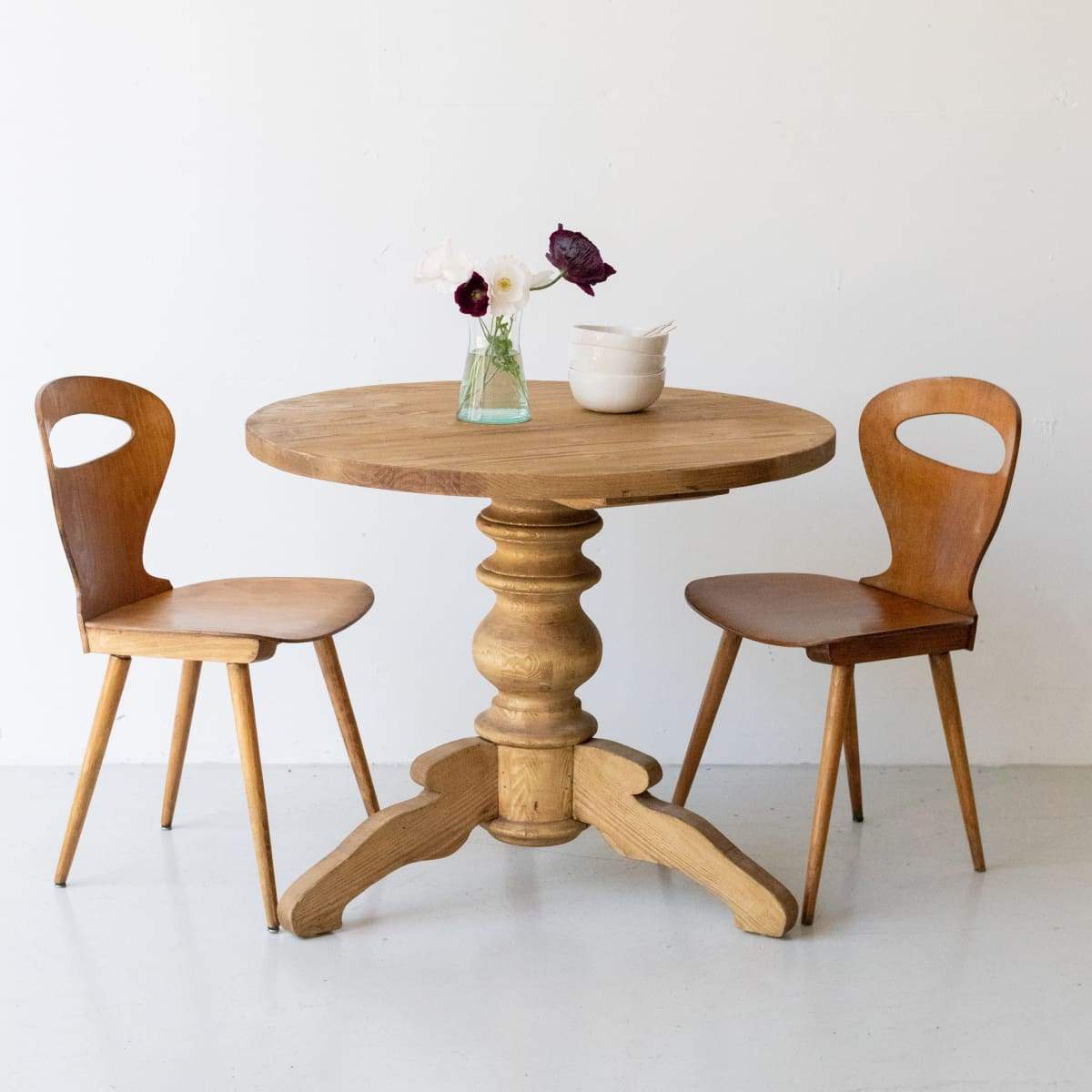 Table sur pied en bois récupéré