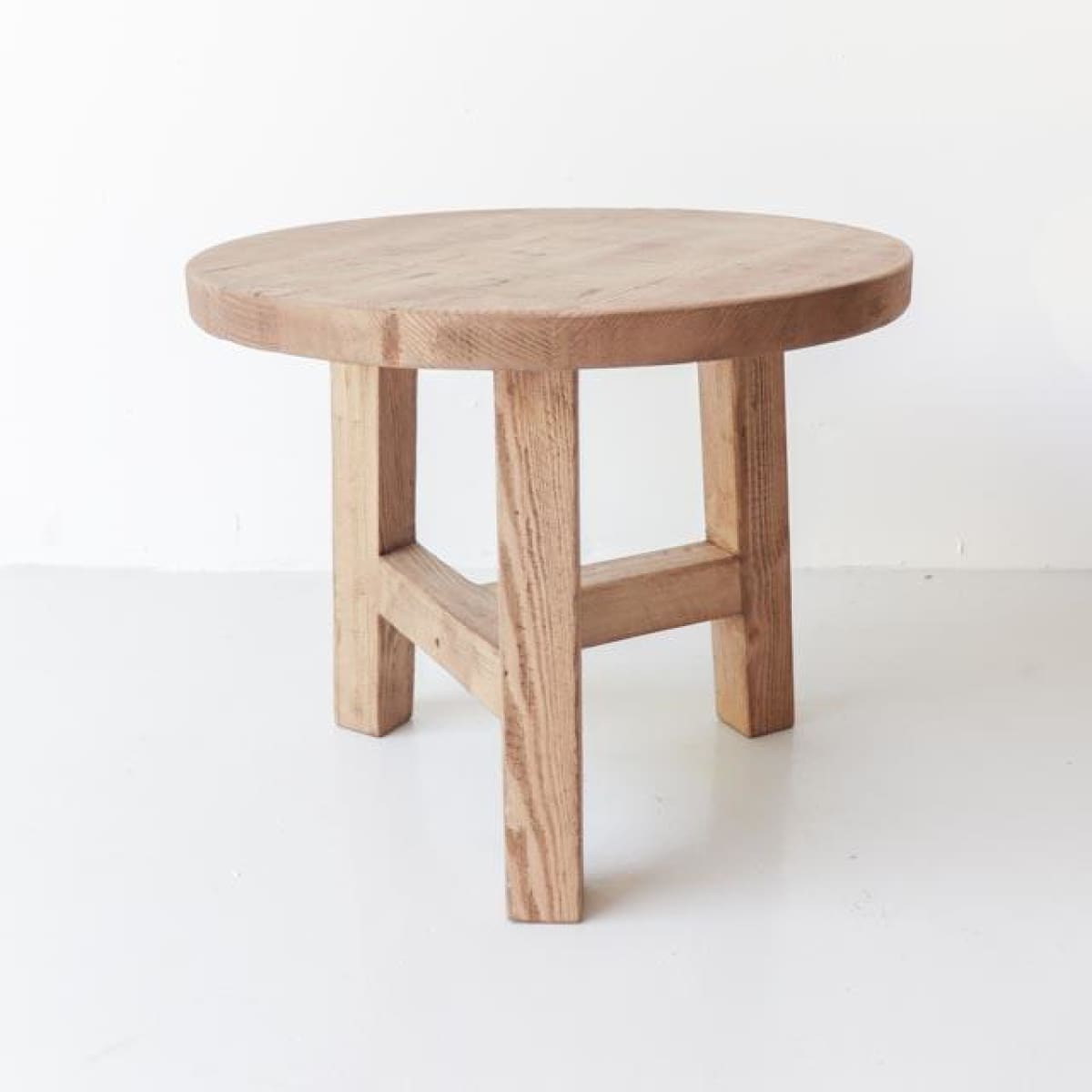 Table basse ronde en bois récupéré