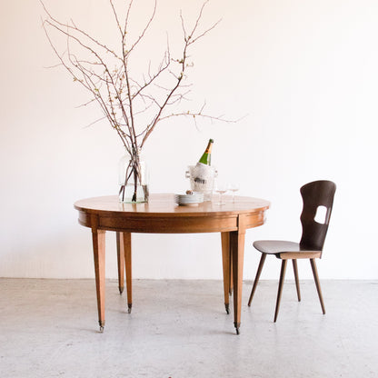 Table Louis XVI avec accents en laiton