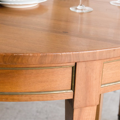 Table Louis XVI avec accents en laiton