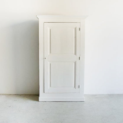 Armoire parisienne peinte
