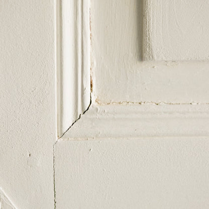 Armoire parisienne peinte