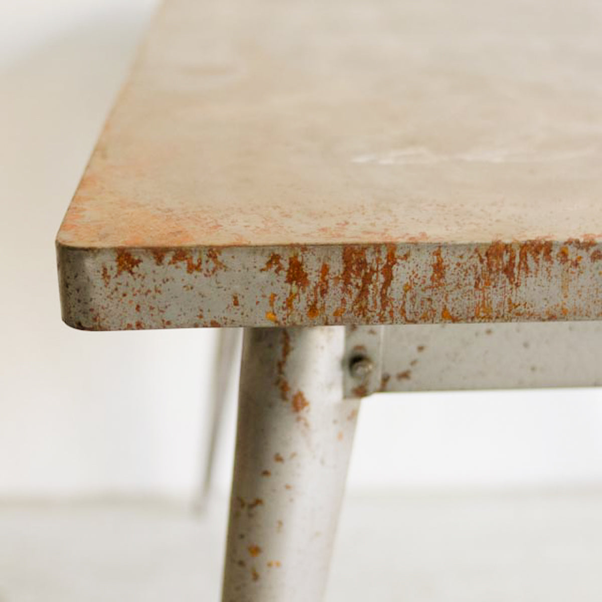 Table Tolix vintage