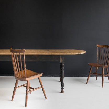 Grande table à manger antique