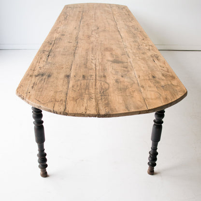 Grande table à manger antique