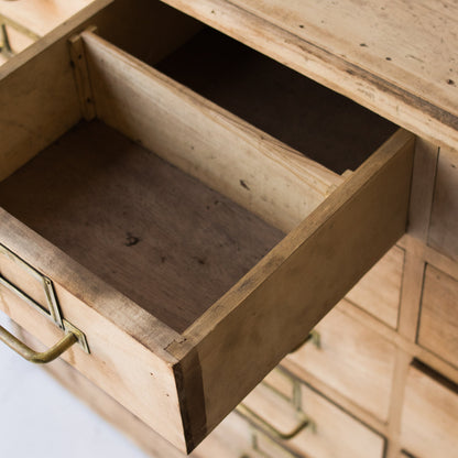 Armoire à mercerie