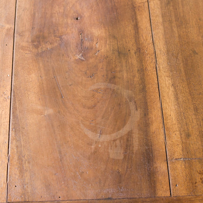 Table basse antique en noyer