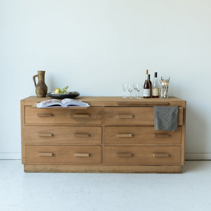 Commode du milieu du siècle avec planches à pain
