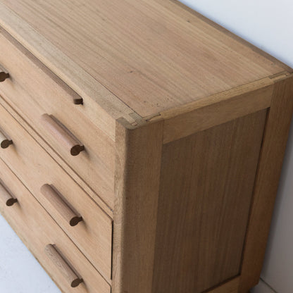 Commode du milieu du siècle avec planches à pain