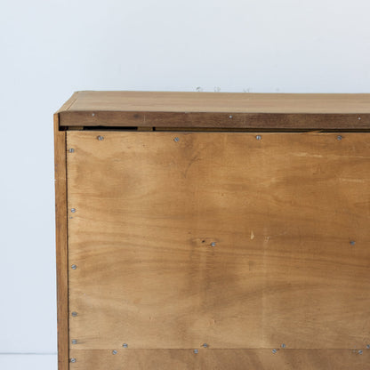 Commode du milieu du siècle avec planches à pain