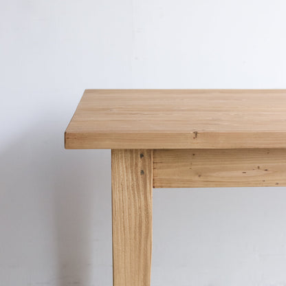 Table de ferme en bois récupéré inspirée du style Shaker