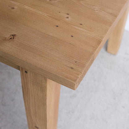 Table de ferme en bois récupéré inspirée du style Shaker