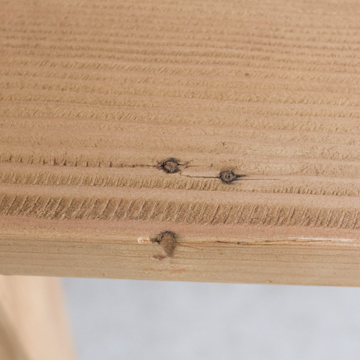 Table de ferme en bois récupéré inspirée du style Shaker