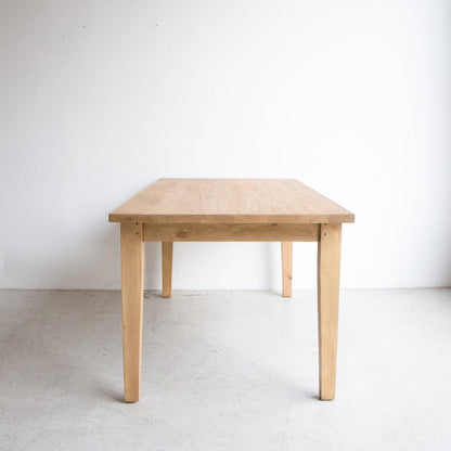 Table de ferme en bois récupéré inspirée du style Shaker
