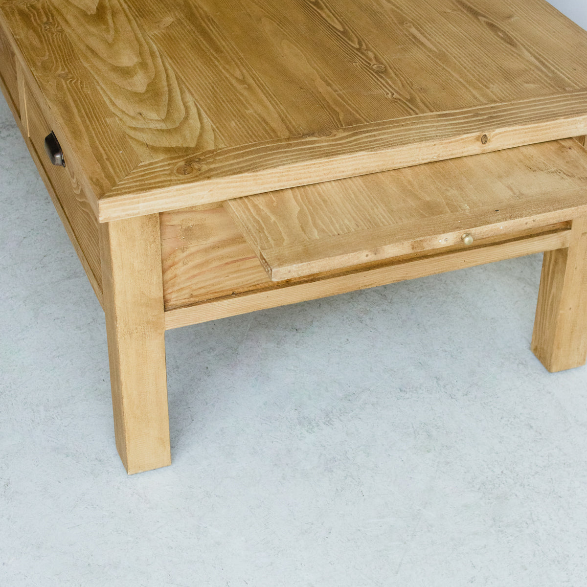 Table basse en planche à pain en bois récupéré