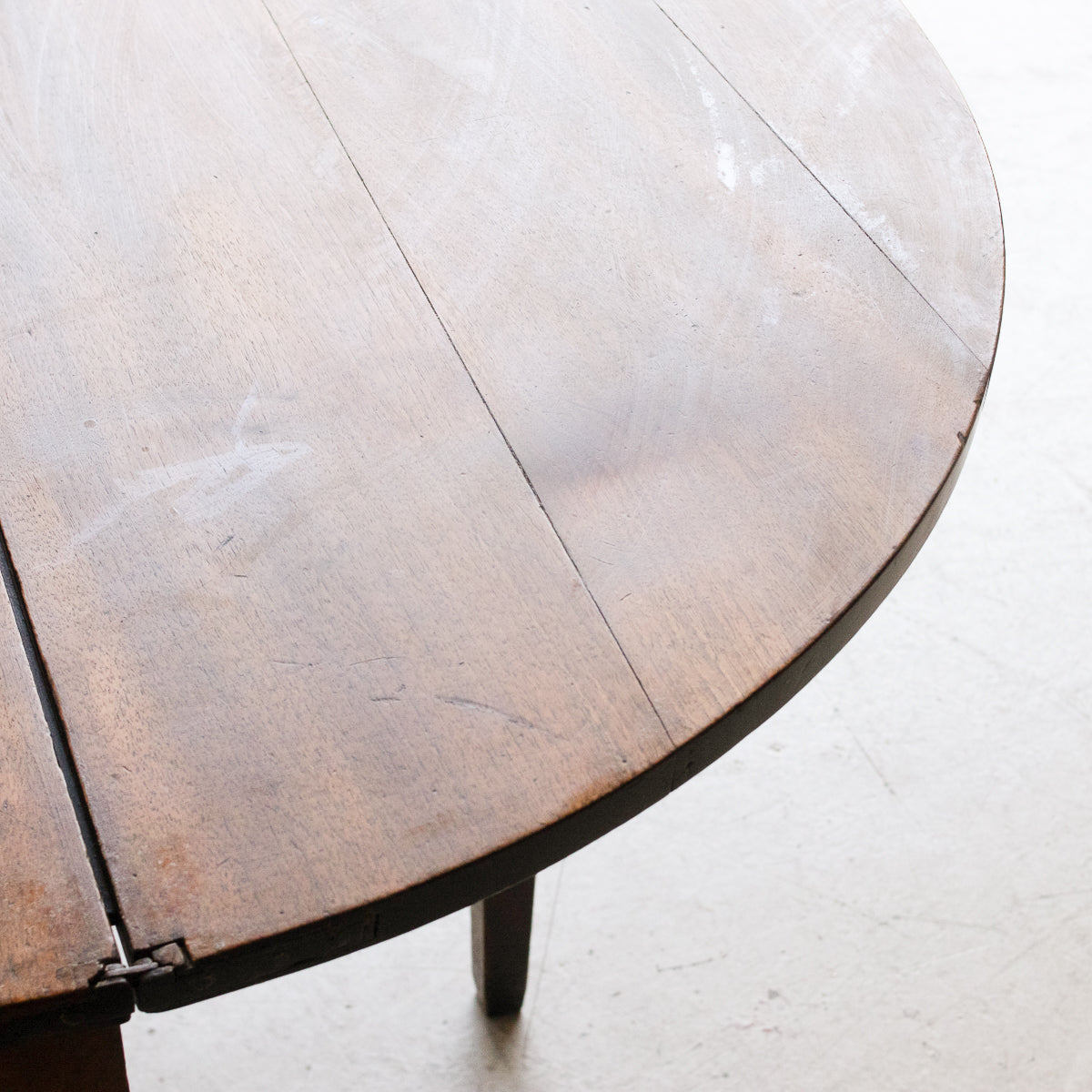 Table pliante demi-lune en noyer