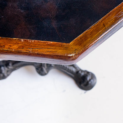 Paire de petites tables de bistrot
