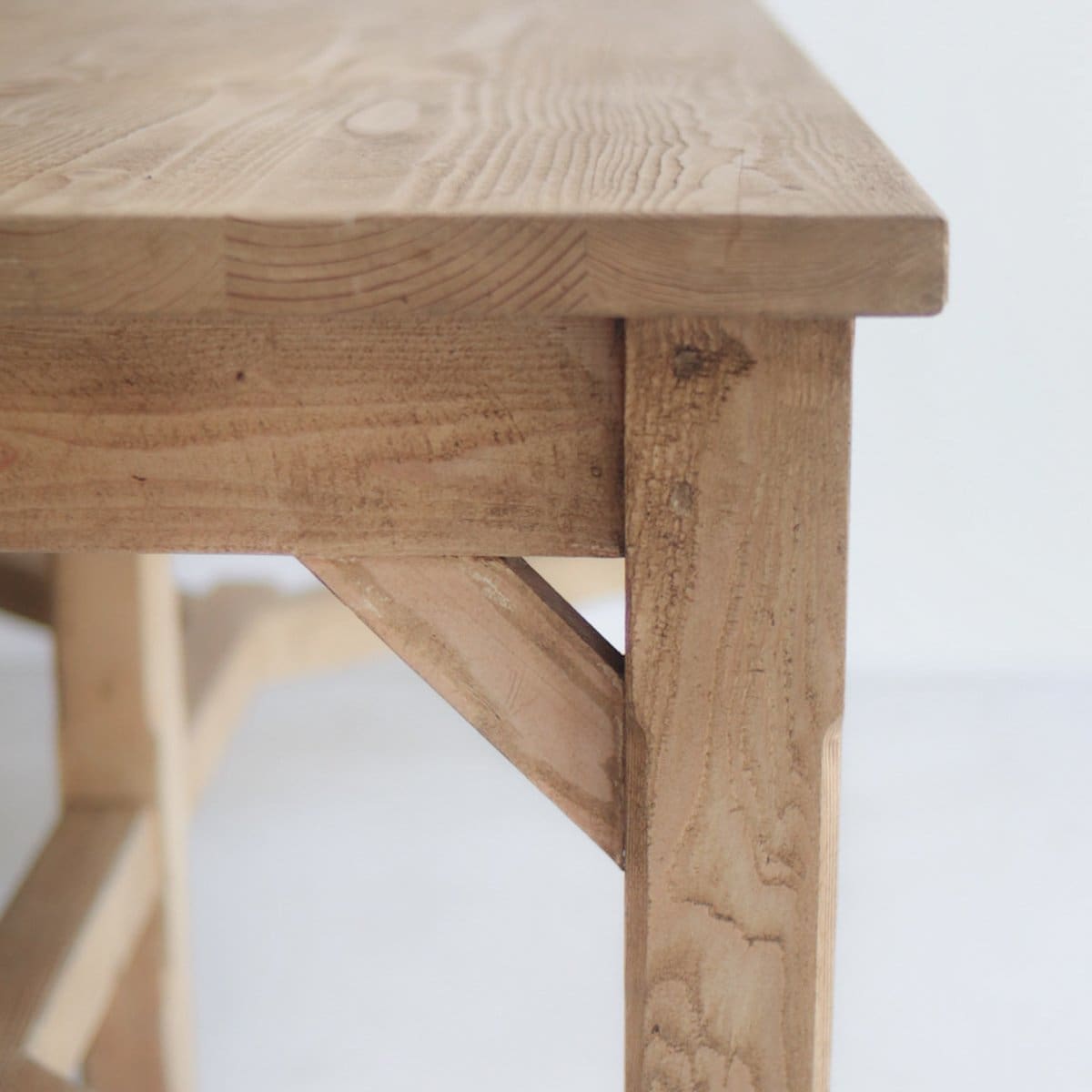 Table de travail en bois récupéré de style ferme