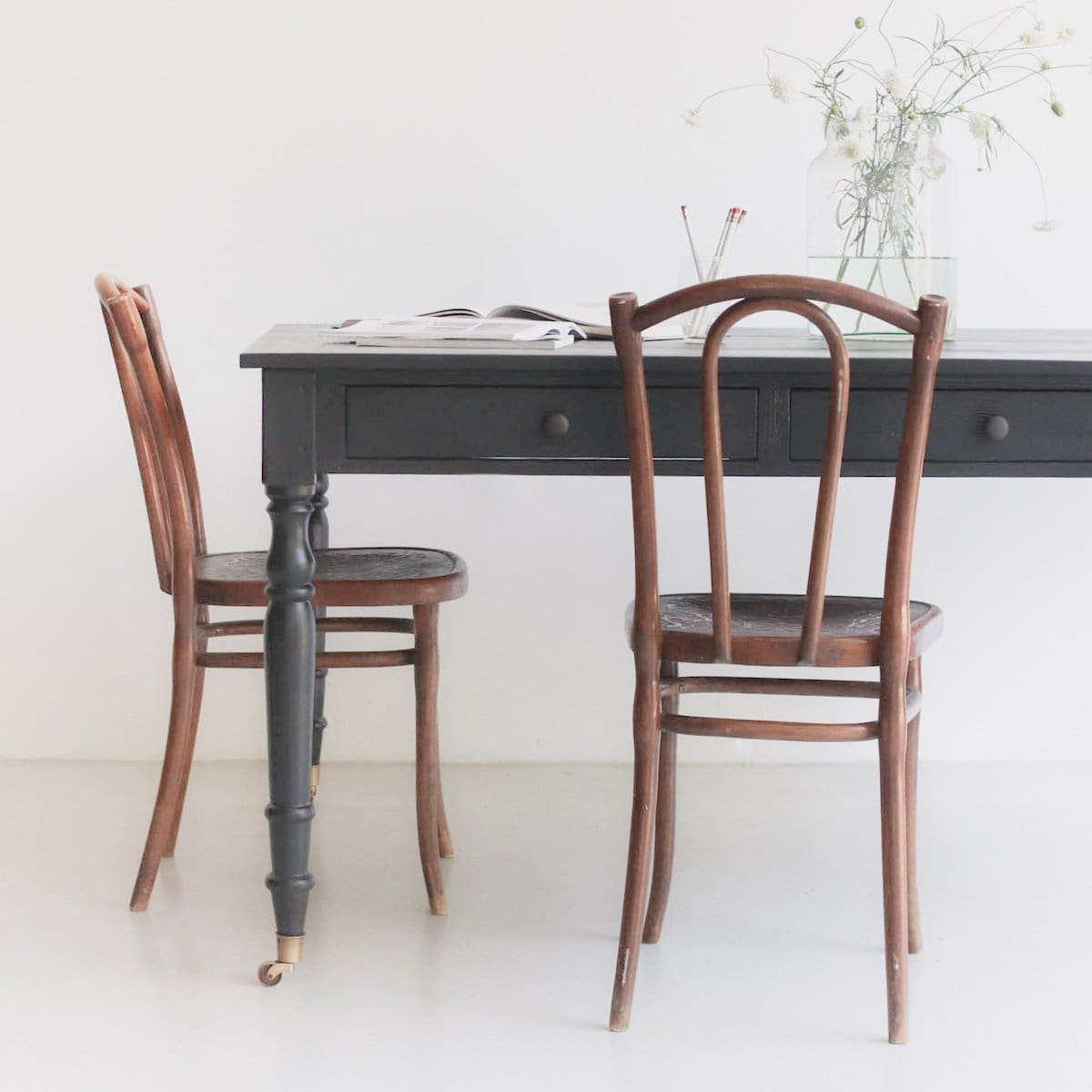Bureau partenaire en bois récupéré d'inspiration française