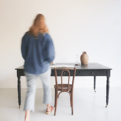 Bureau partenaire en bois récupéré d'inspiration française