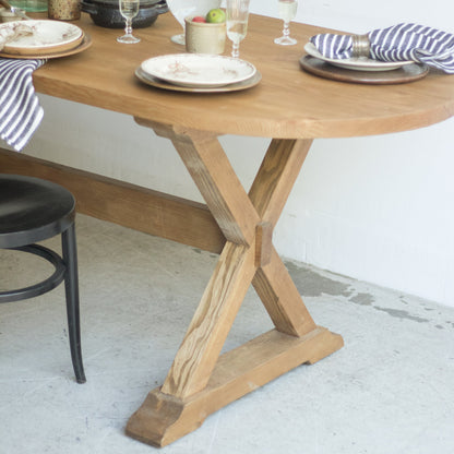 Table à tréteaux ovale en bois récupéré
