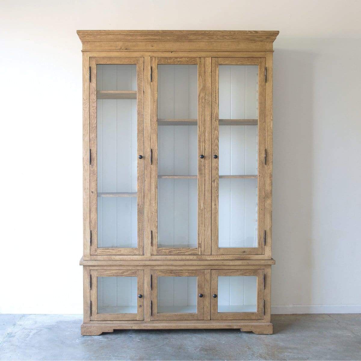 Armoire à porcelaine en bois récupéré