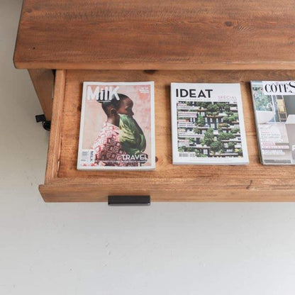 Table basse en bois recyclé avec coffre à cartes