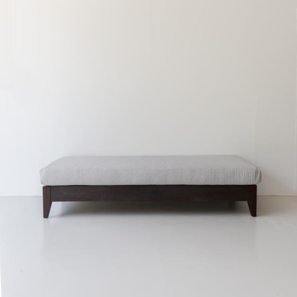 Chaise longue marocaine en bois récupéré 