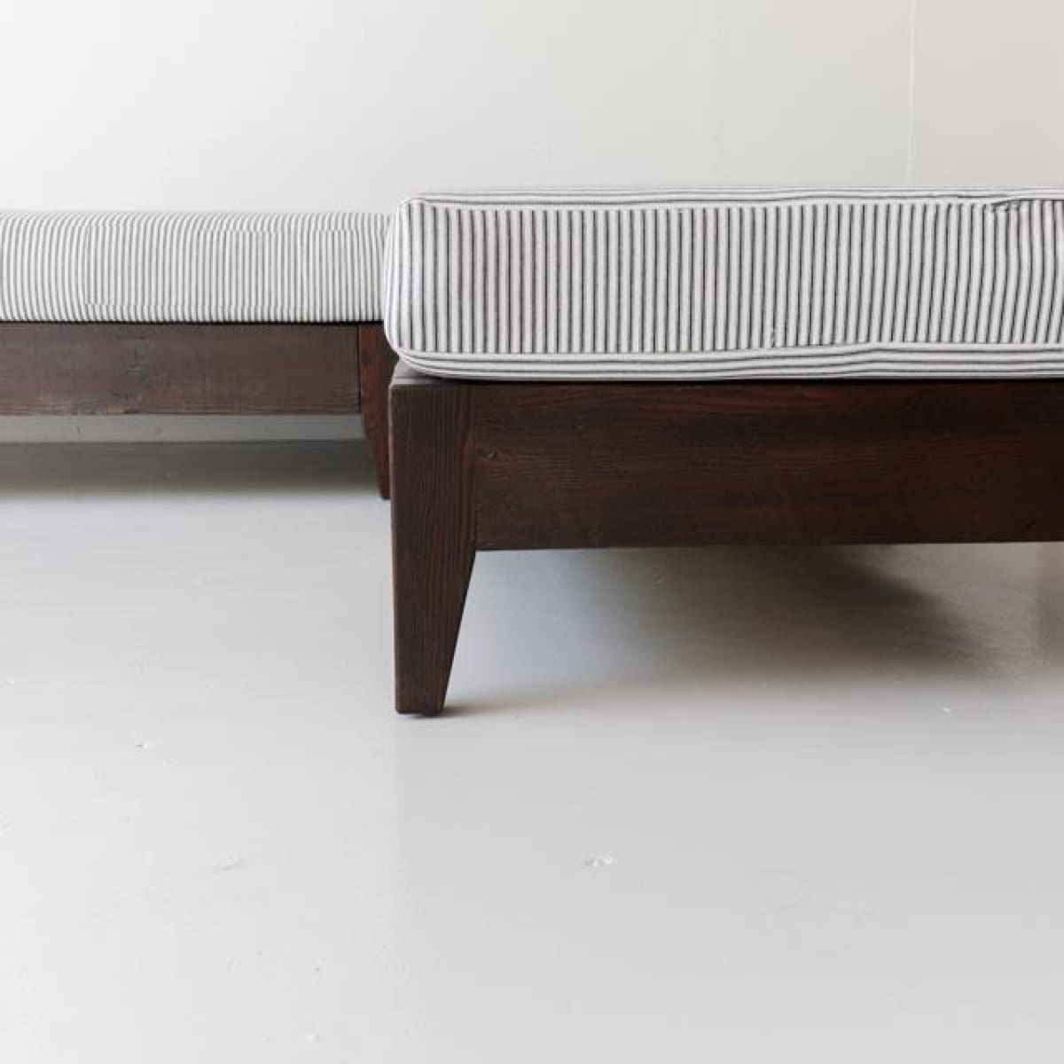 Chaise longue marocaine en bois récupéré 
