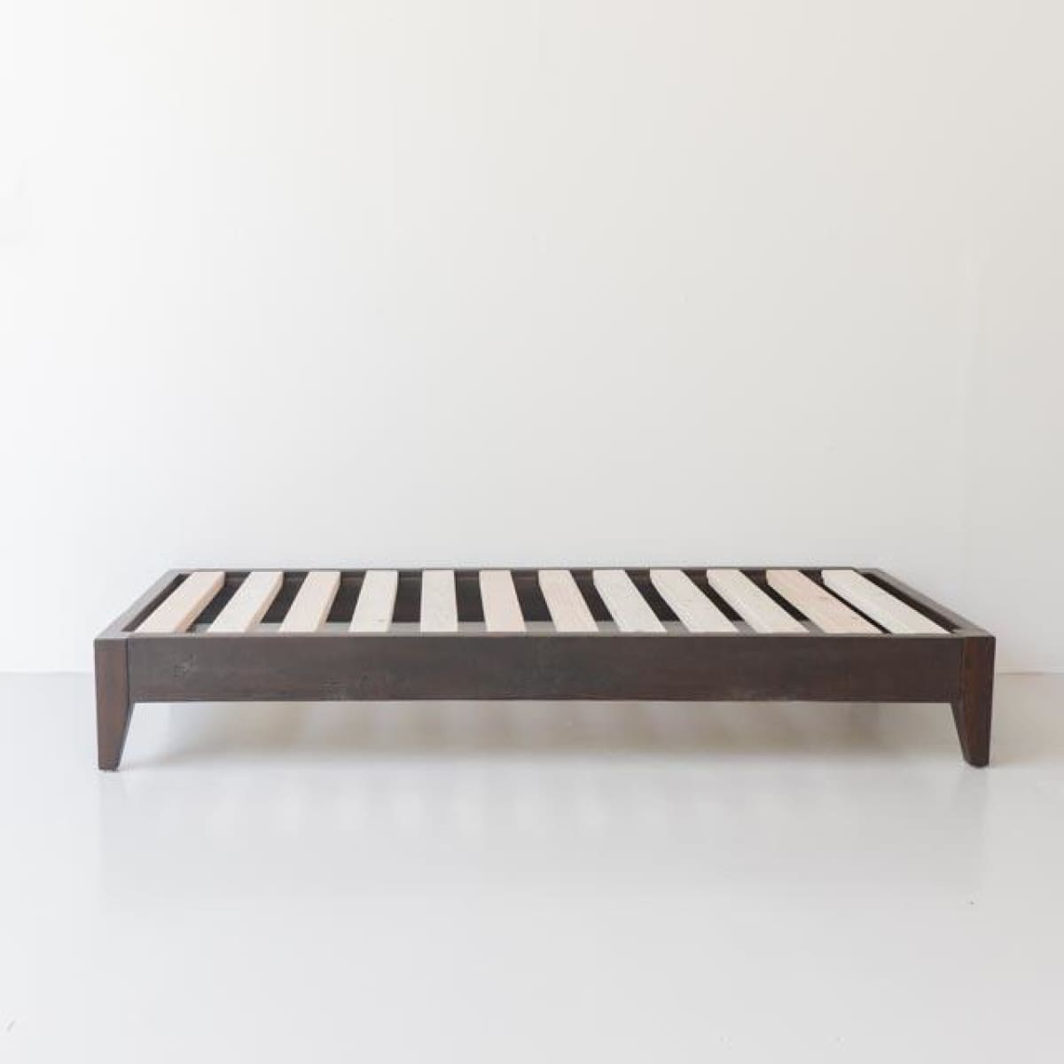 Chaise longue marocaine en bois récupéré 